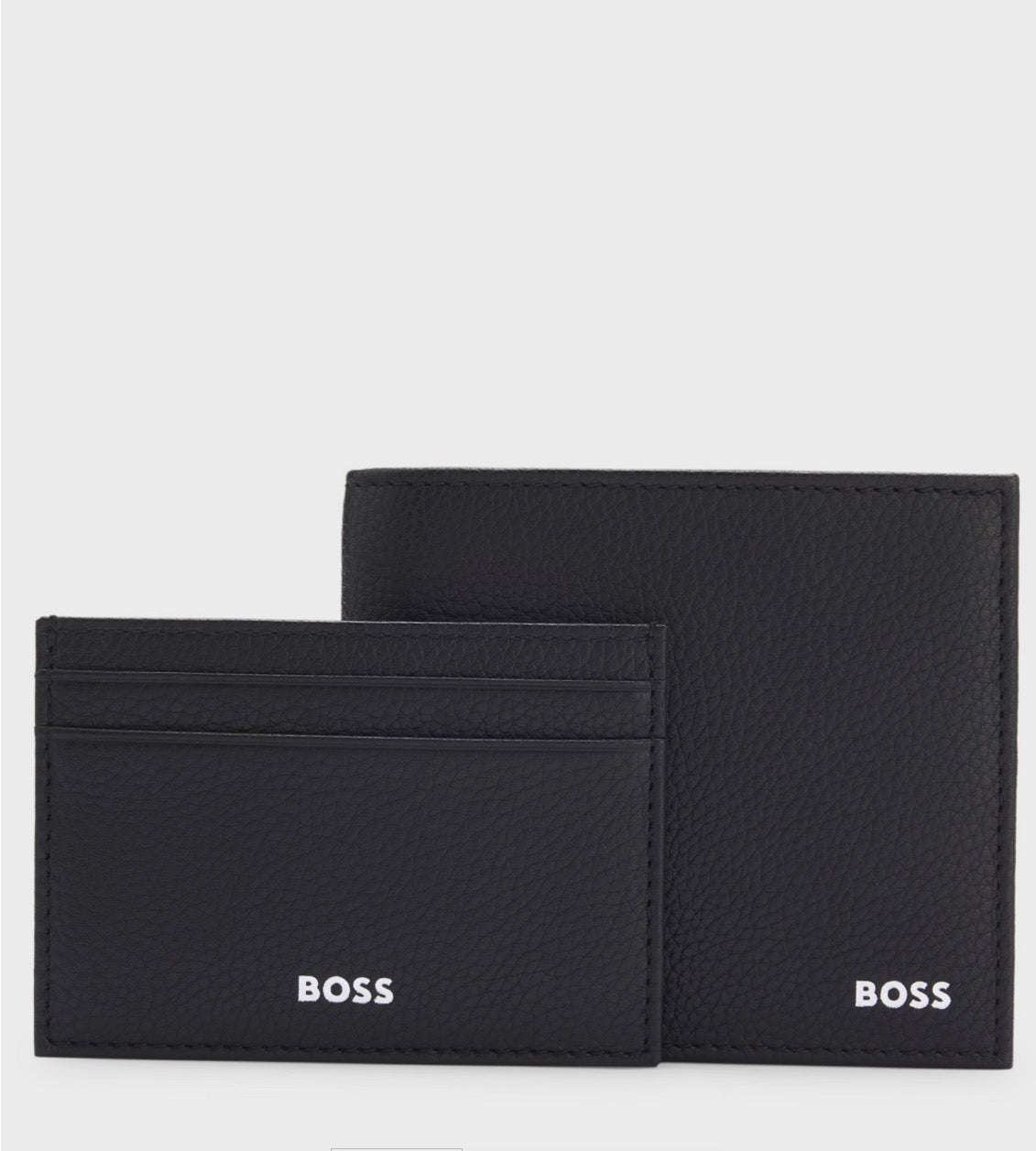 COFFRET CADEAU TROIS PIÈCES D’ACCESSOIRES EN CUIR AVEC LOGOS EMBOSSÉS